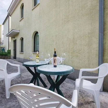 Iovo - Two Bedroom With Terrace A5 Appartement *