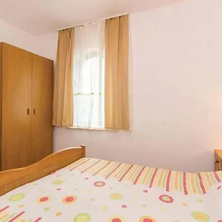 Iovo - Two Bedroom With Terrace A5 Appartement *