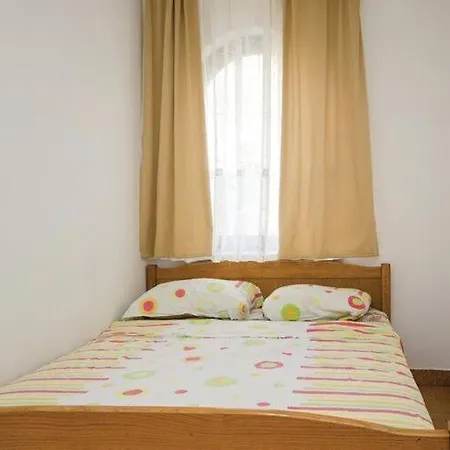 Iovo - Two Bedroom With Terrace A5 Traù