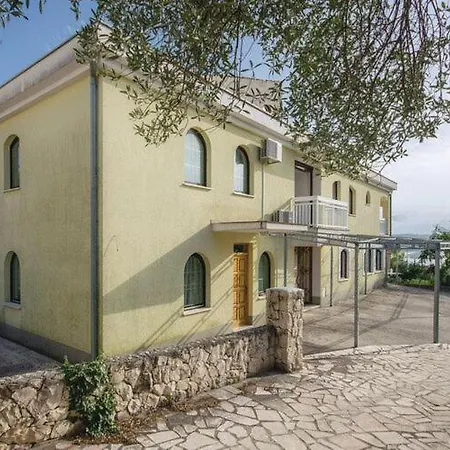 Iovo - Two Bedroom With Terrace A5 * Trogir
