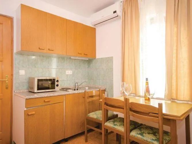Iovo - Two Bedroom With Terrace A5 Apartment
