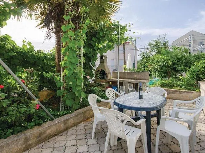 Iovo - Two Bedroom With Terrace A5 *
