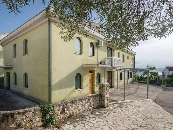 Iovo - Two Bedroom With Terrace A5 * Trogir
